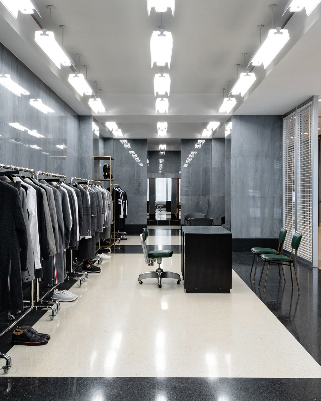 THOM BROWNE - BEIJING SAN LI TUN