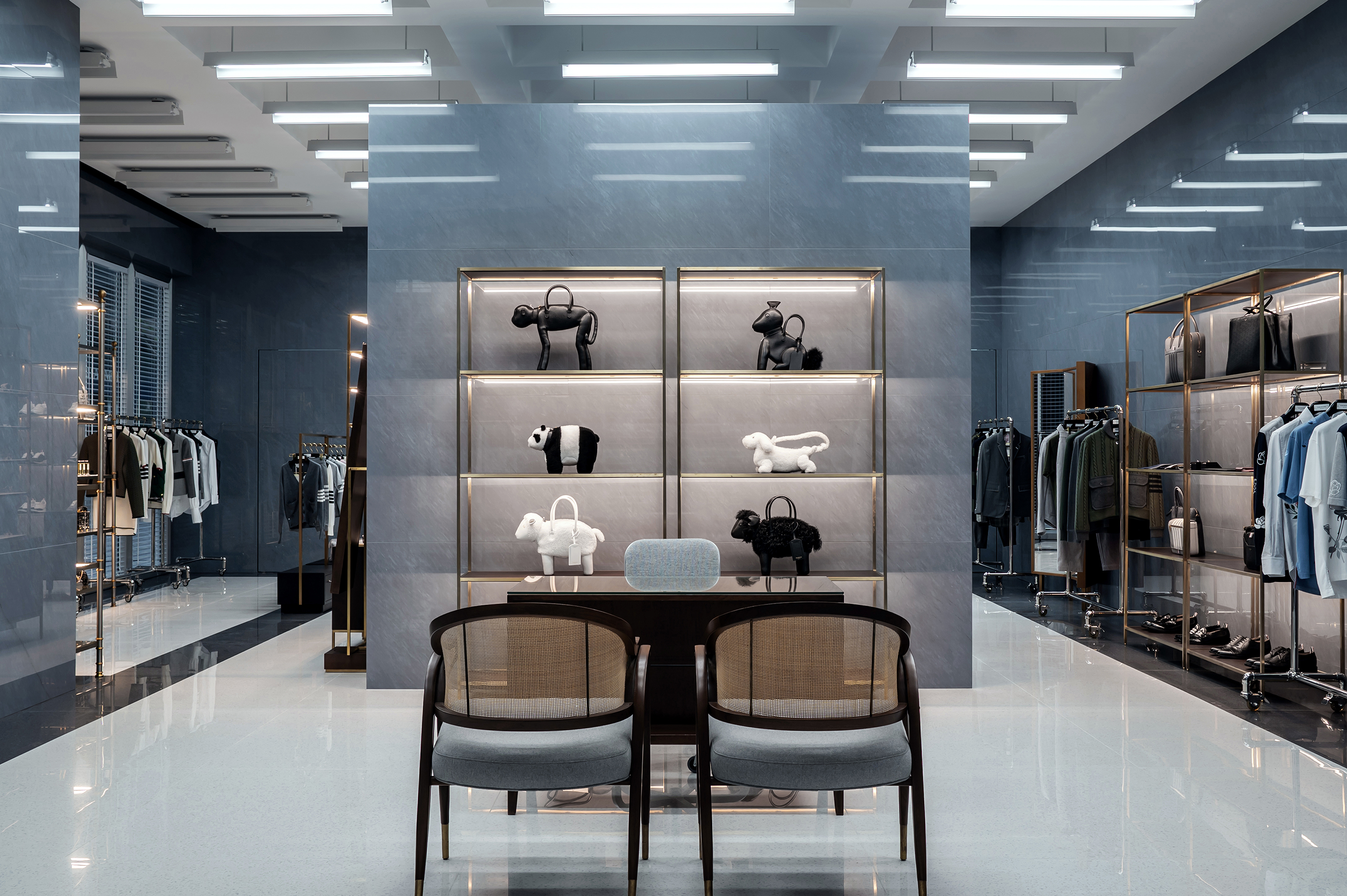 THOM BROWNE - BEIJING SAN LI TUN